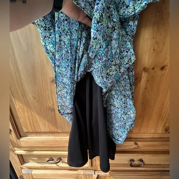 👗Floral Wrap Dress💗 - Picture 7 of 8